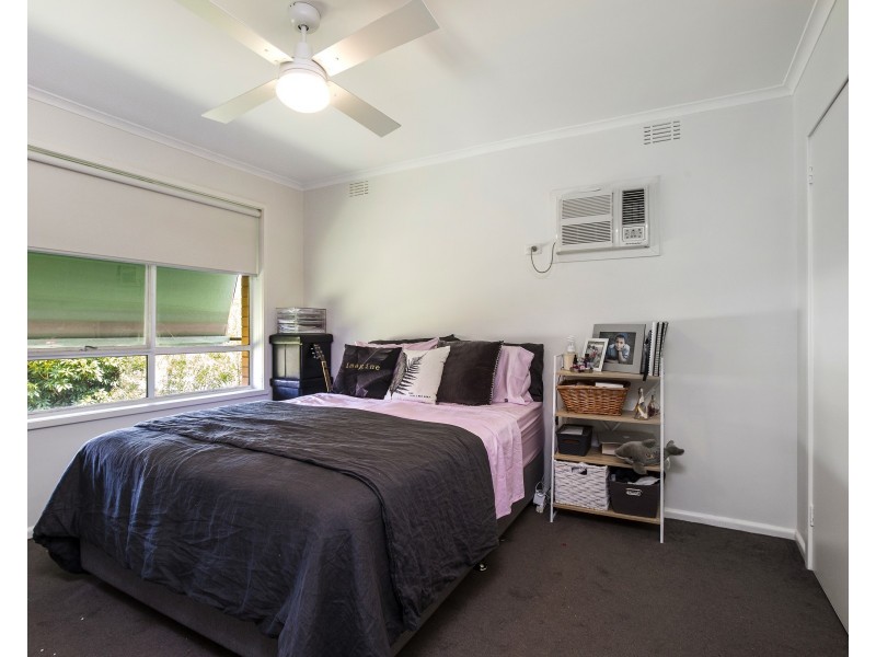 38 St Raphael Street, Avondale Heights VIC 3034