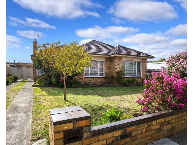 2 Raglan Street, Avondale Heights VIC 3034