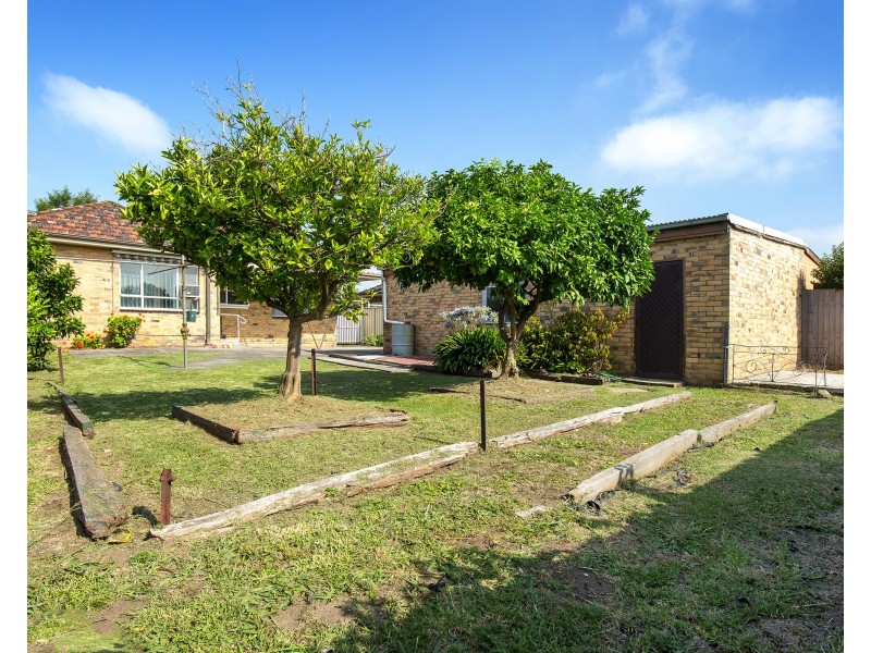 2 Raglan Street, Avondale Heights VIC 3034