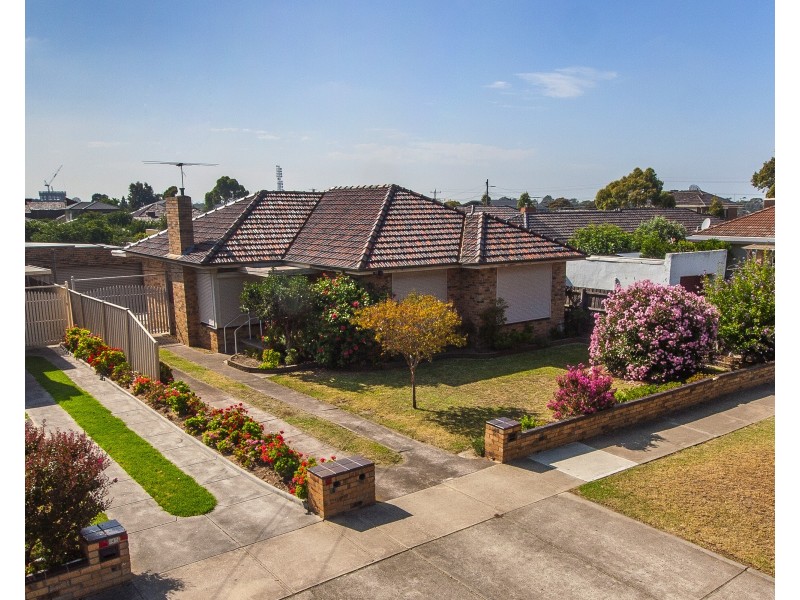 2 Raglan Street, Avondale Heights VIC 3034
