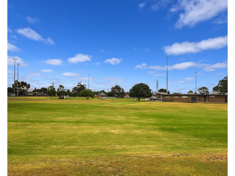 1 Eastleigh Avenue, Keilor East VIC 3033