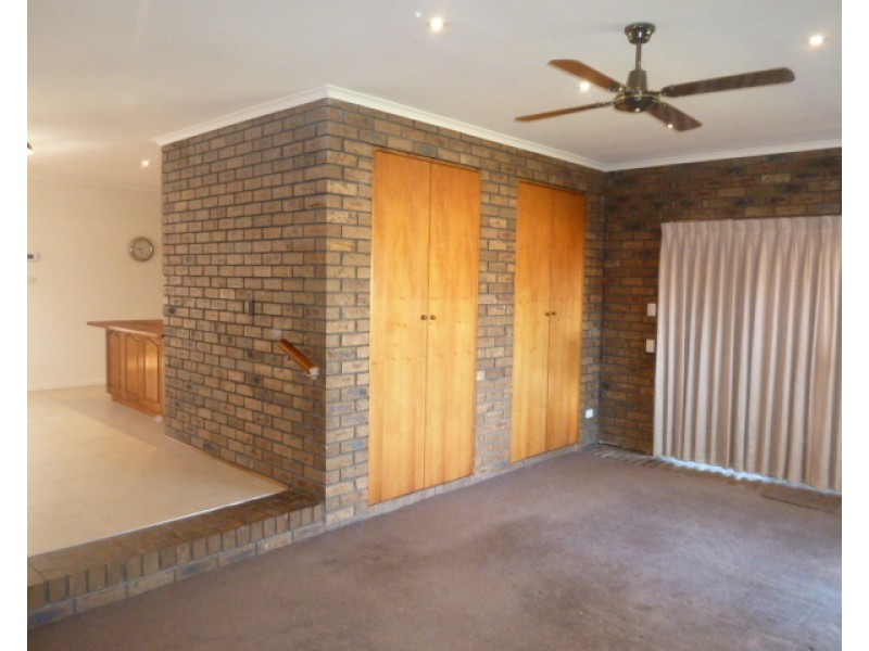 51 Wonganella Dr, Keilor East VIC 3033