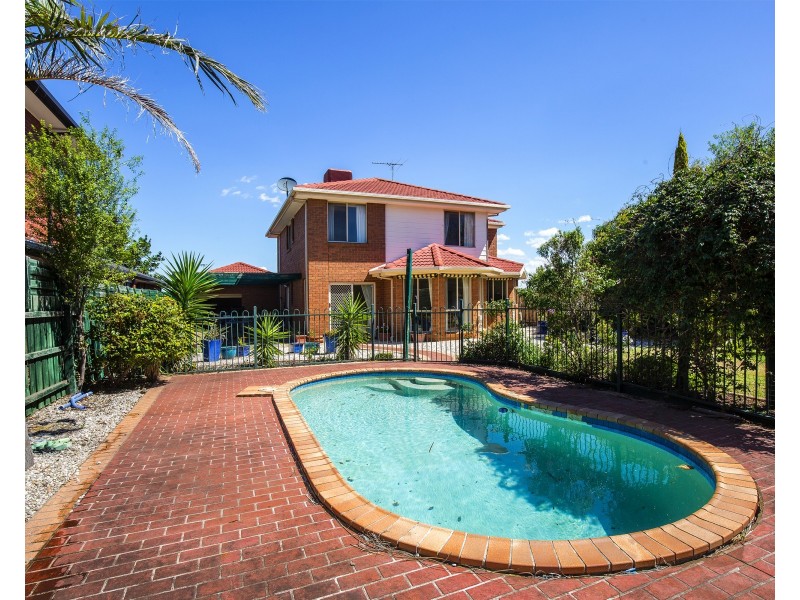 10 Landscape Drive, Hillside VIC 3037