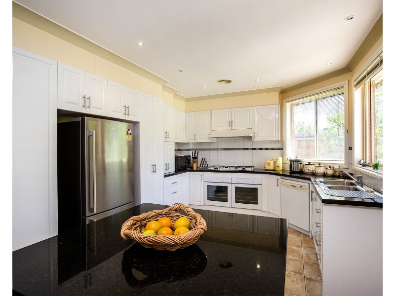 10 Landscape Drive, Hillside VIC 3037