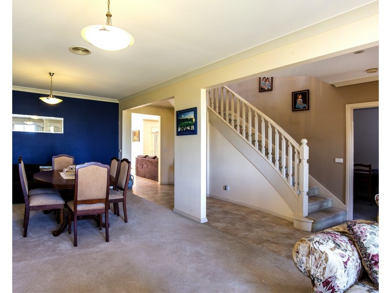 10 Landscape Drive, Hillside VIC 3037