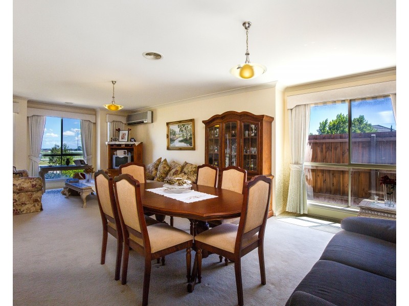 10 Landscape Drive, Hillside VIC 3037