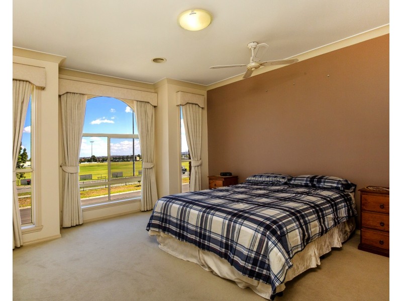 10 Landscape Drive, Hillside VIC 3037