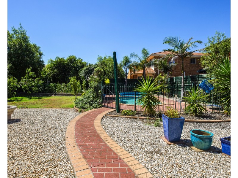 10 Landscape Drive, Hillside VIC 3037