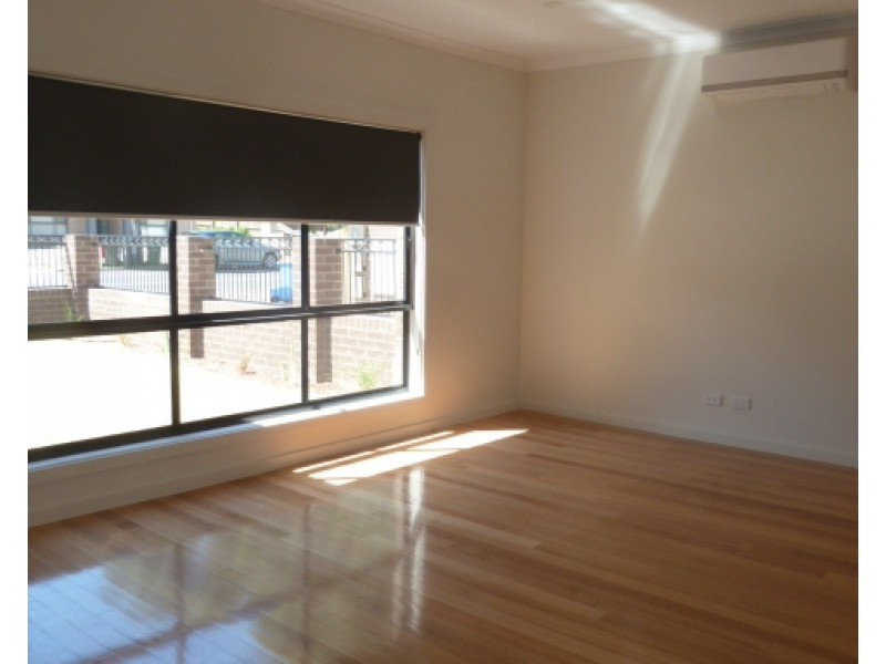 1/5 Broadmeadows Rd, Tullamarine VIC 3043