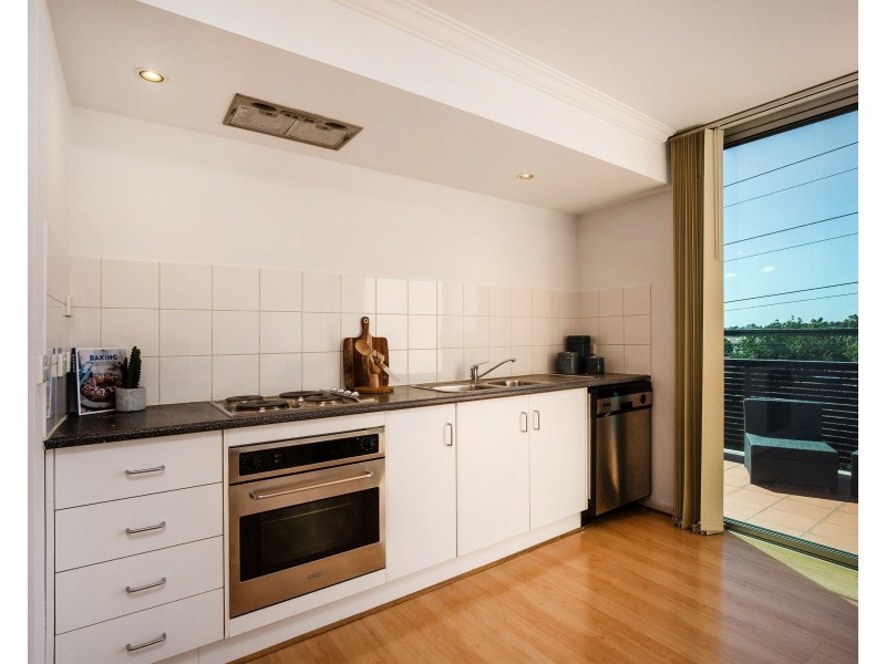 21/137 Melville Road, Brunswick West VIC 3055