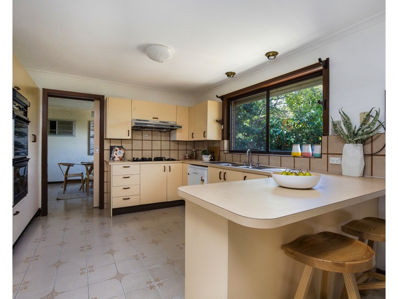 14 Christina Ct, Avondale Heights VIC 3034