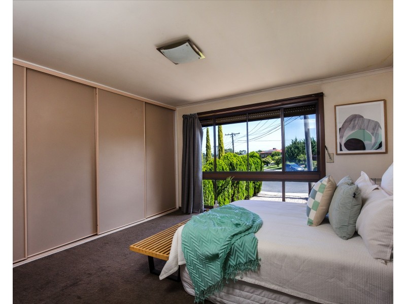 14 Christina Ct, Avondale Heights VIC 3034