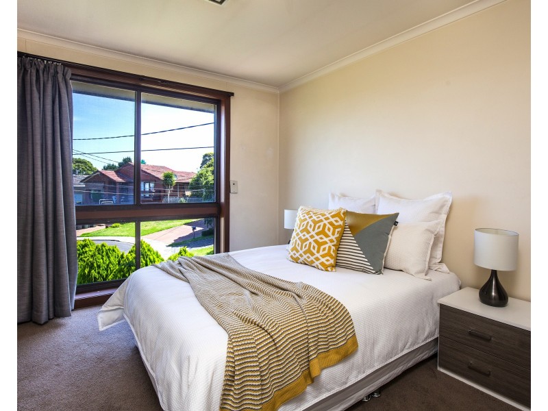 14 Christina Ct, Avondale Heights VIC 3034