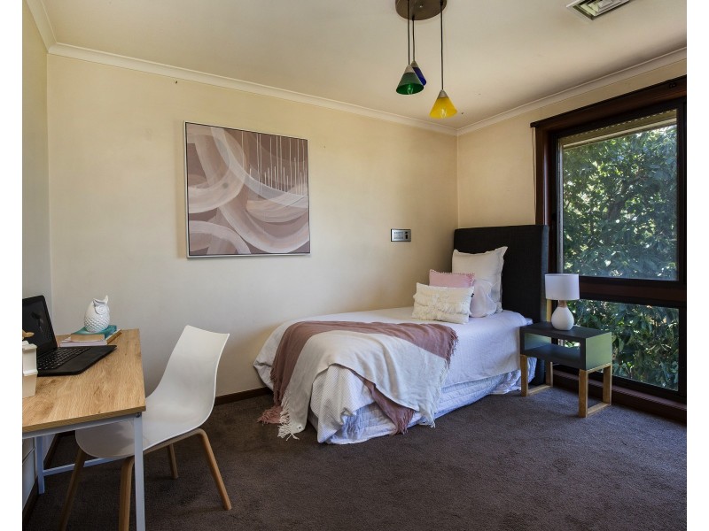 14 Christina Ct, Avondale Heights VIC 3034