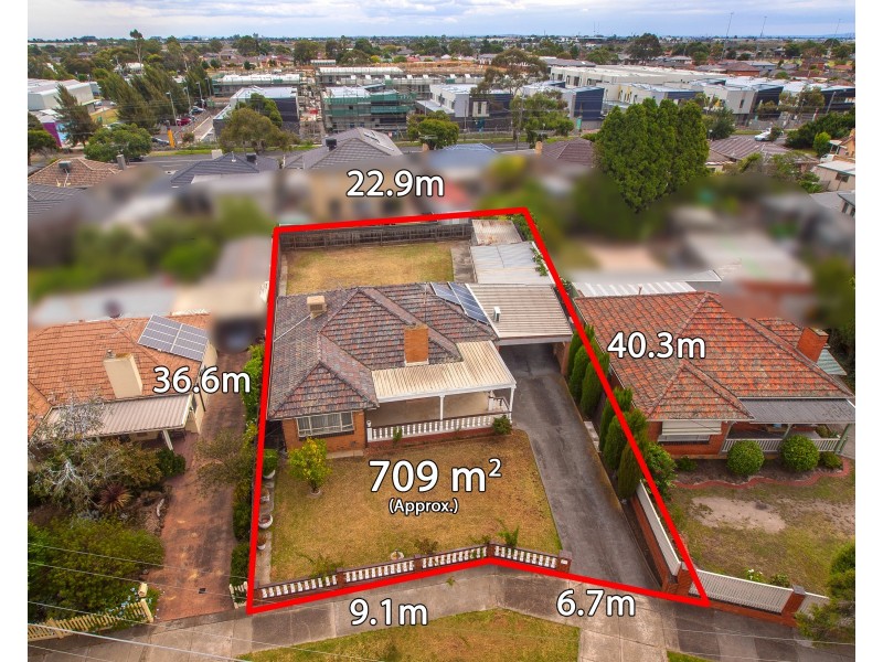 11 Cresswold Ave, Avondale Heights VIC 3034