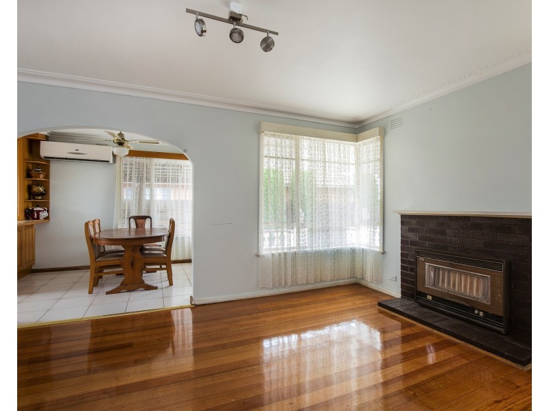 11 Cresswold Ave, Avondale Heights VIC 3034