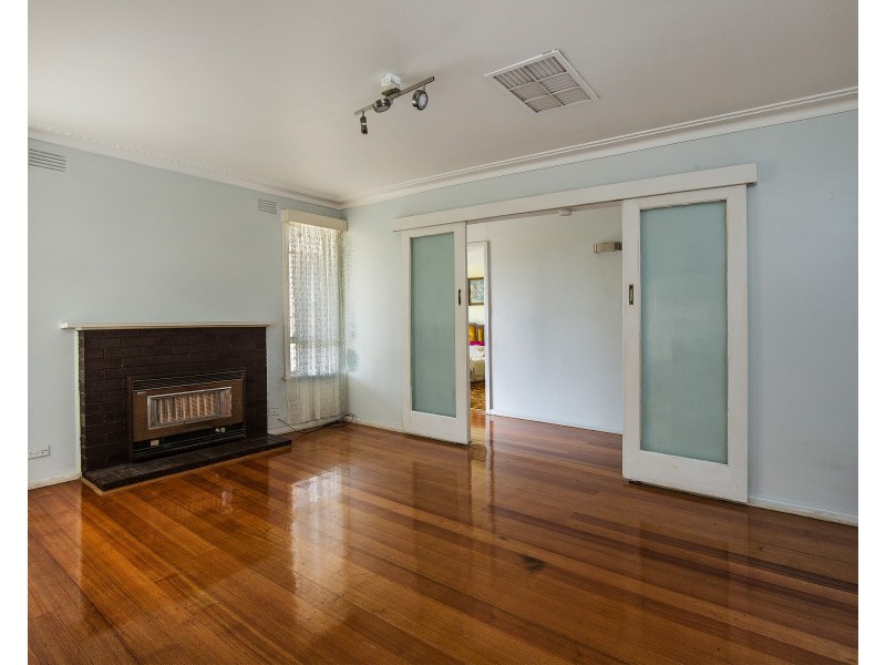 11 Cresswold Ave, Avondale Heights VIC 3034