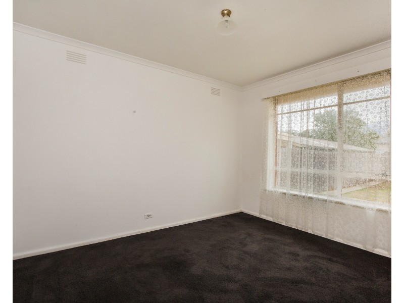 11 Cresswold Ave, Avondale Heights VIC 3034