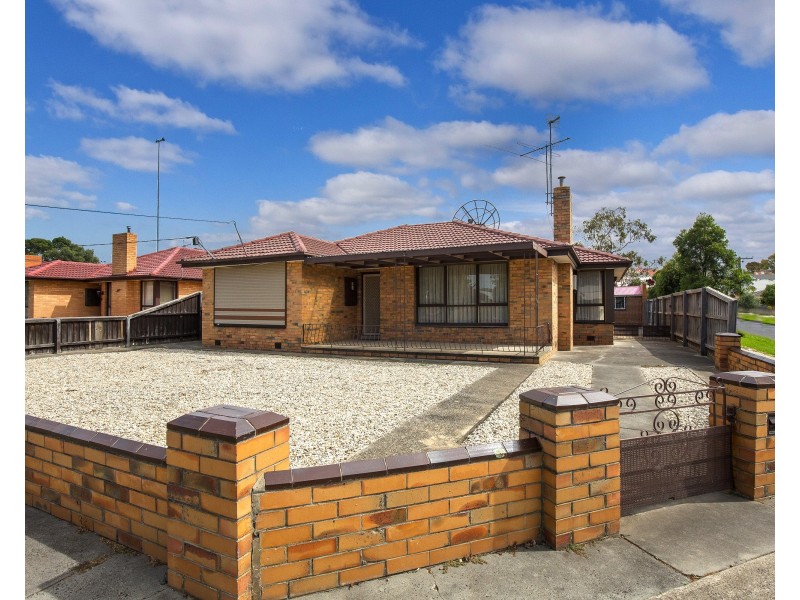 18 Rogerson Street, Avondale Heights VIC 3034