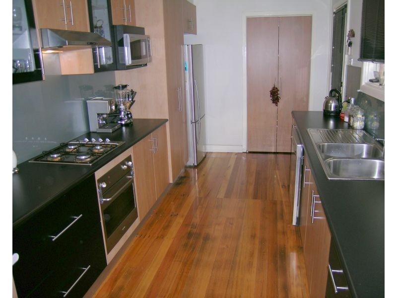 100 North Road, Avondale Heights VIC 3034