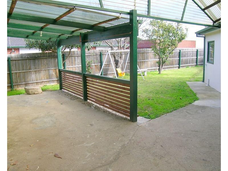 100 North Road, Avondale Heights VIC 3034