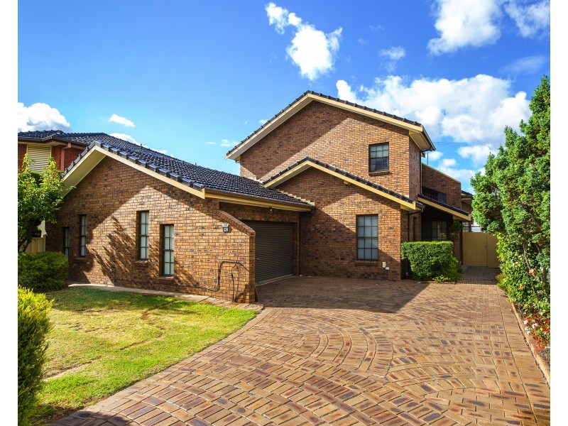 142 Templewood Crescent, Avondale Heights VIC 3034
