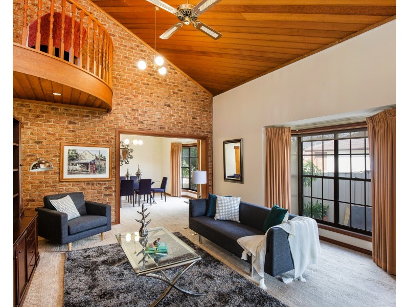 142 Templewood Crescent, Avondale Heights VIC 3034