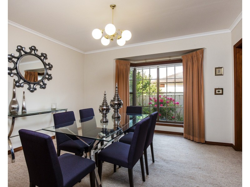 142 Templewood Crescent, Avondale Heights VIC 3034