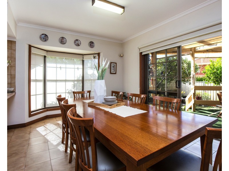 142 Templewood Crescent, Avondale Heights VIC 3034