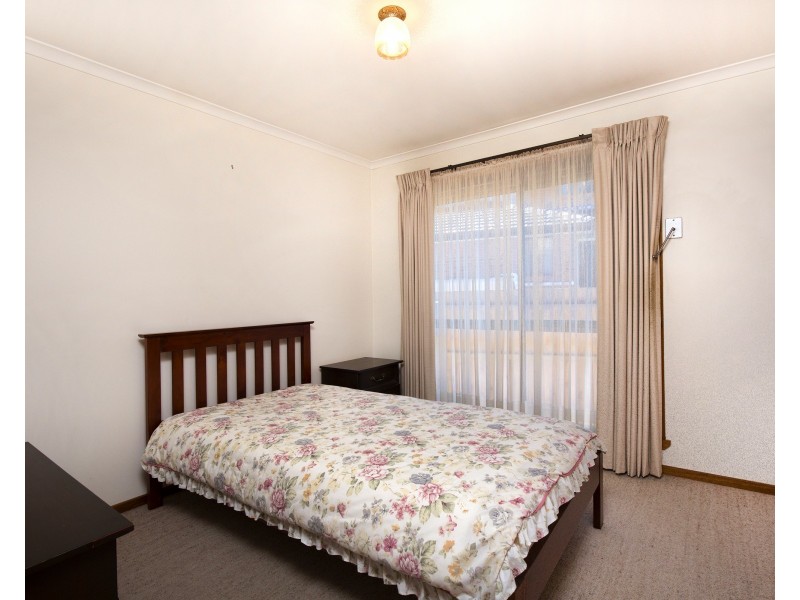 4 Venice Court, Avondale Heights VIC 3034