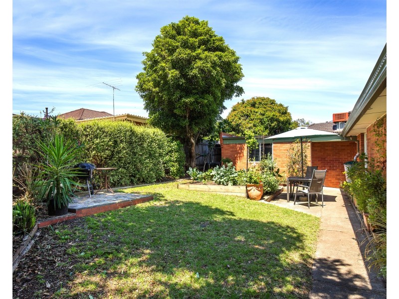 32 Brentwood Drive, Avondale Heights VIC 3034