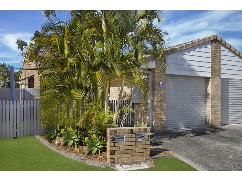 2/7 Woburn Place, Burleigh Waters QLD 4220