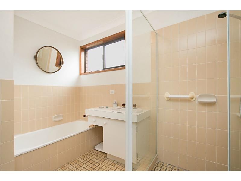 11/12 Shrike Court, Burleigh Waters QLD 4220