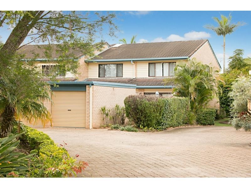 11/12 Shrike Court, Burleigh Waters QLD 4220