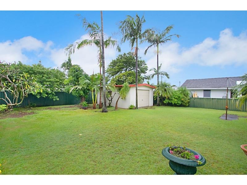 13 Allawah Avenue, Palm Beach QLD 4221