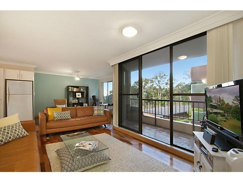7/5 Hill Avenue, Burleigh Heads QLD 4220