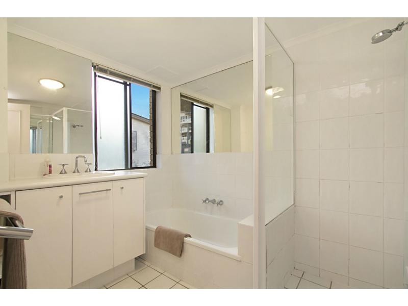 7/5 Hill Avenue, Burleigh Heads QLD 4220