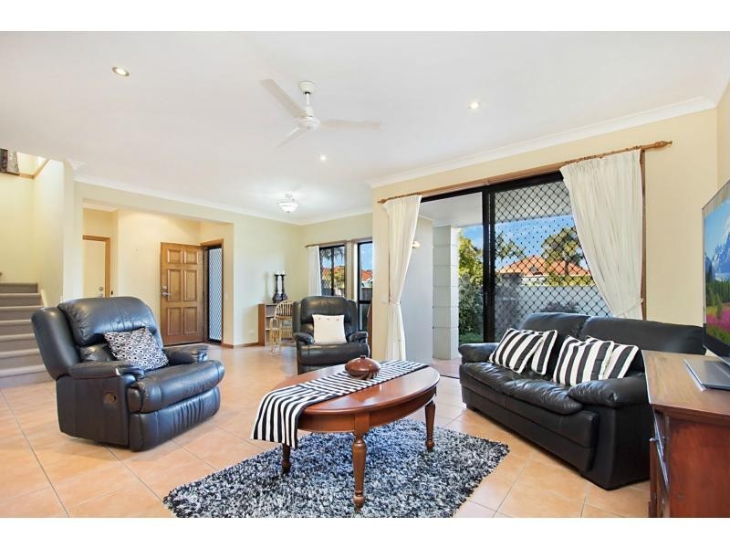 3/27 Beachcomber Court, Burleigh Waters QLD 4220