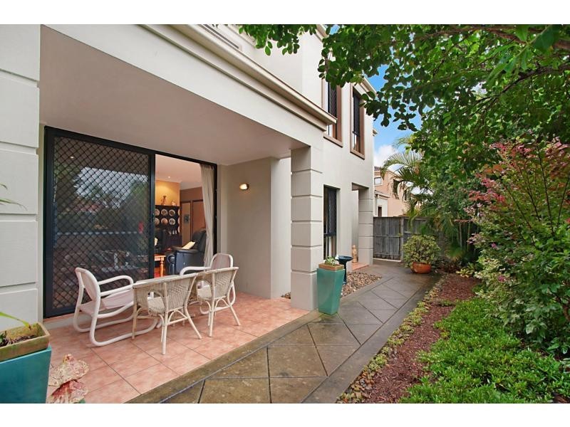3/27 Beachcomber Court, Burleigh Waters QLD 4220