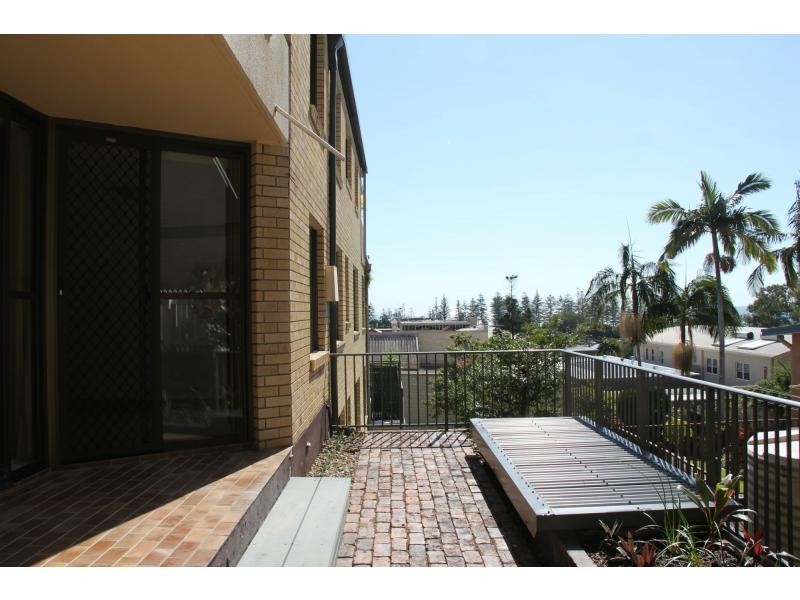 5/5 Hill Avenue, Burleigh Heads QLD 4220