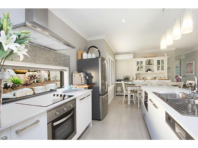 18 Panorama Drive, Reedy Creek QLD 4227