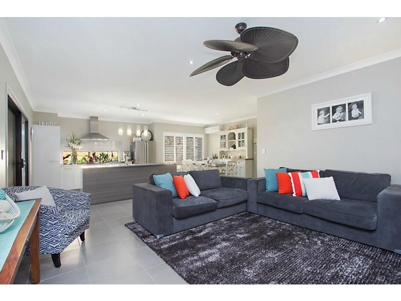 18 Panorama Drive, Reedy Creek QLD 4227