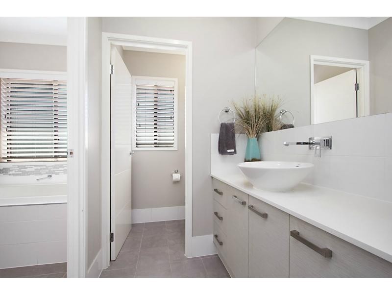 18 Panorama Drive, Reedy Creek QLD 4227