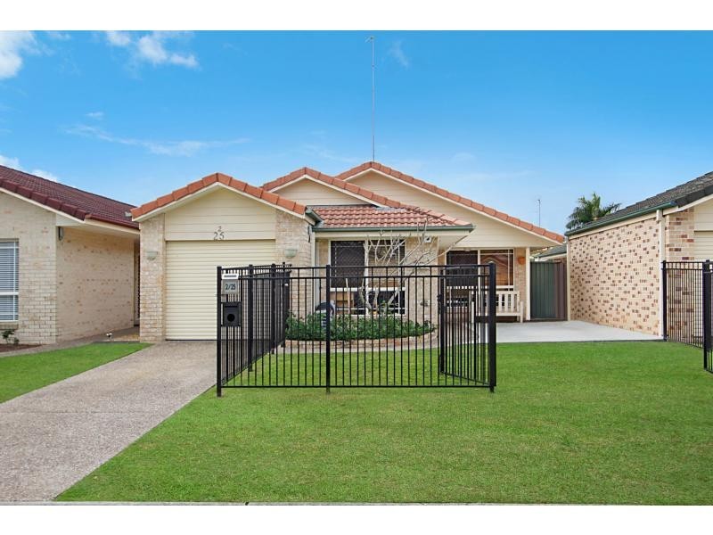 2/25 Thornleigh Crescent, Varsity Lakes QLD 4227
