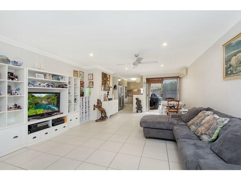 2/25 Thornleigh Crescent, Varsity Lakes QLD 4227