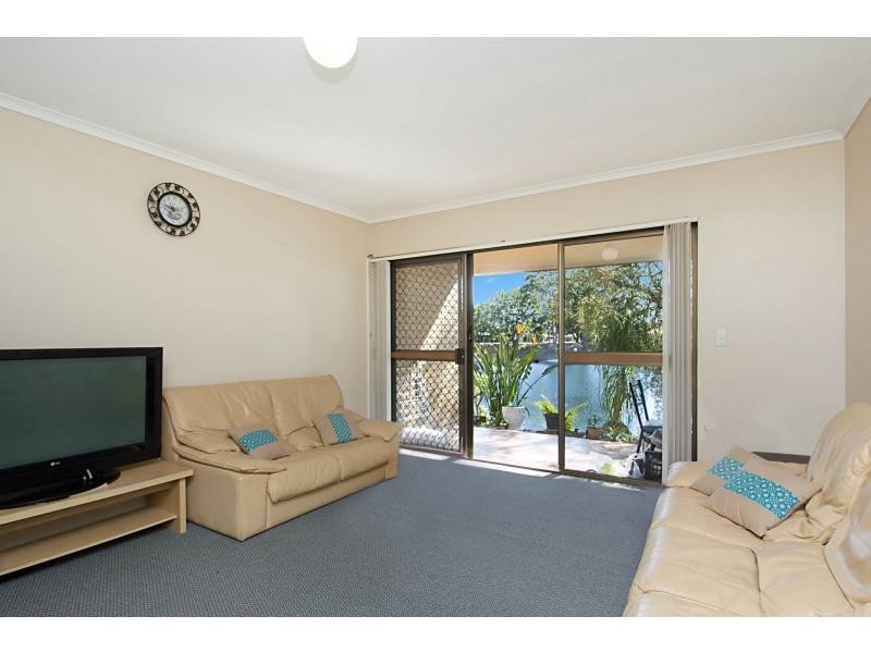 30/20 Barbet Place, Burleigh Waters QLD 4220