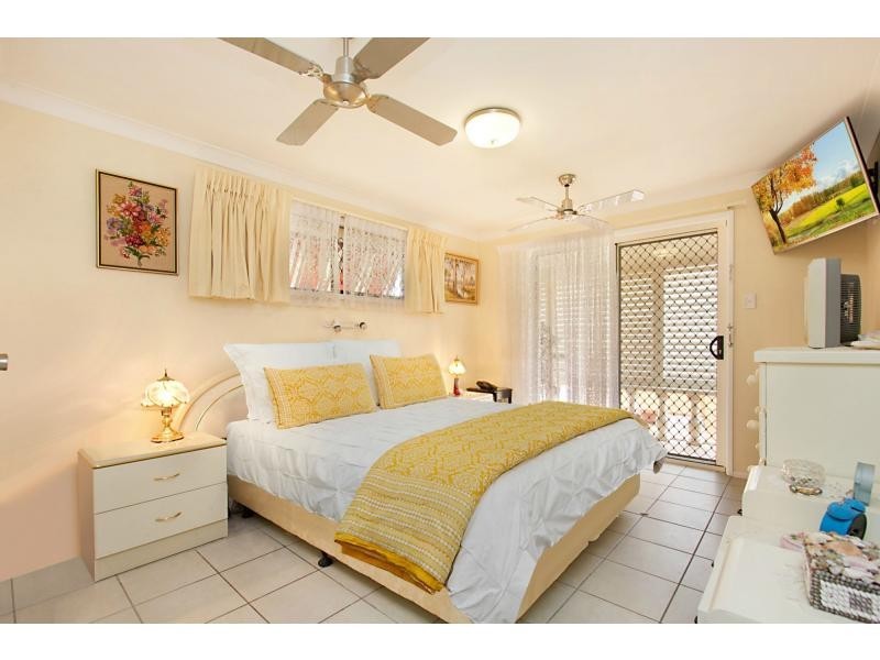 13 Dabchick Drive, Burleigh Waters QLD 4220