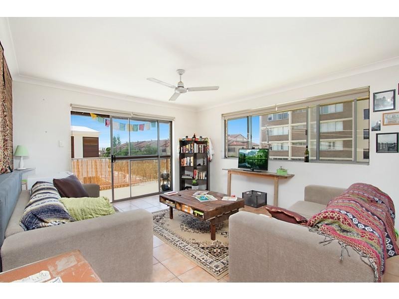 18/2 Nagel Avenue, Miami QLD 4220