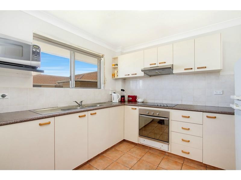 18/2 Nagel Avenue, Miami QLD 4220