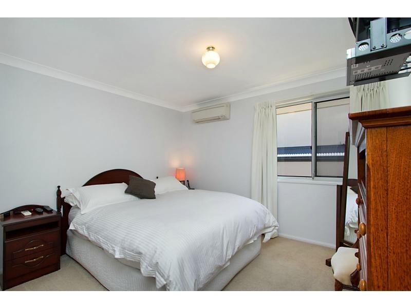 2/31 Dolphin Avenue, Mermaid Beach QLD 4218